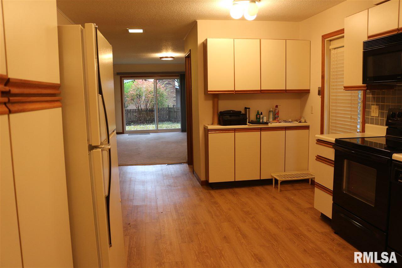 4205 Spring Street Davenport, IA 52807 - Photo 8 of 24 Gallery Image 8