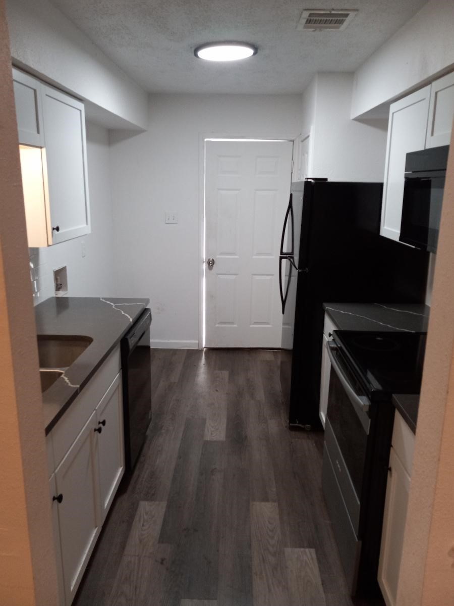 2683 Gessner Road, Unit 501 Houston, TX 77080 - Photo 2 of 12 Gallery Image 2