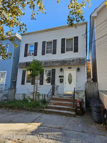 $599,888 | 64 Tompkins Street | Stapleton