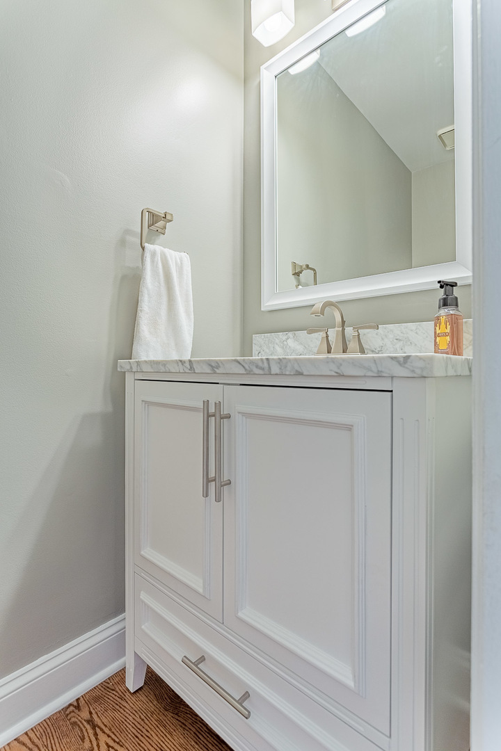 933 Manchester Road Lake Zurich, IL 60047 - Photo 15 of 32