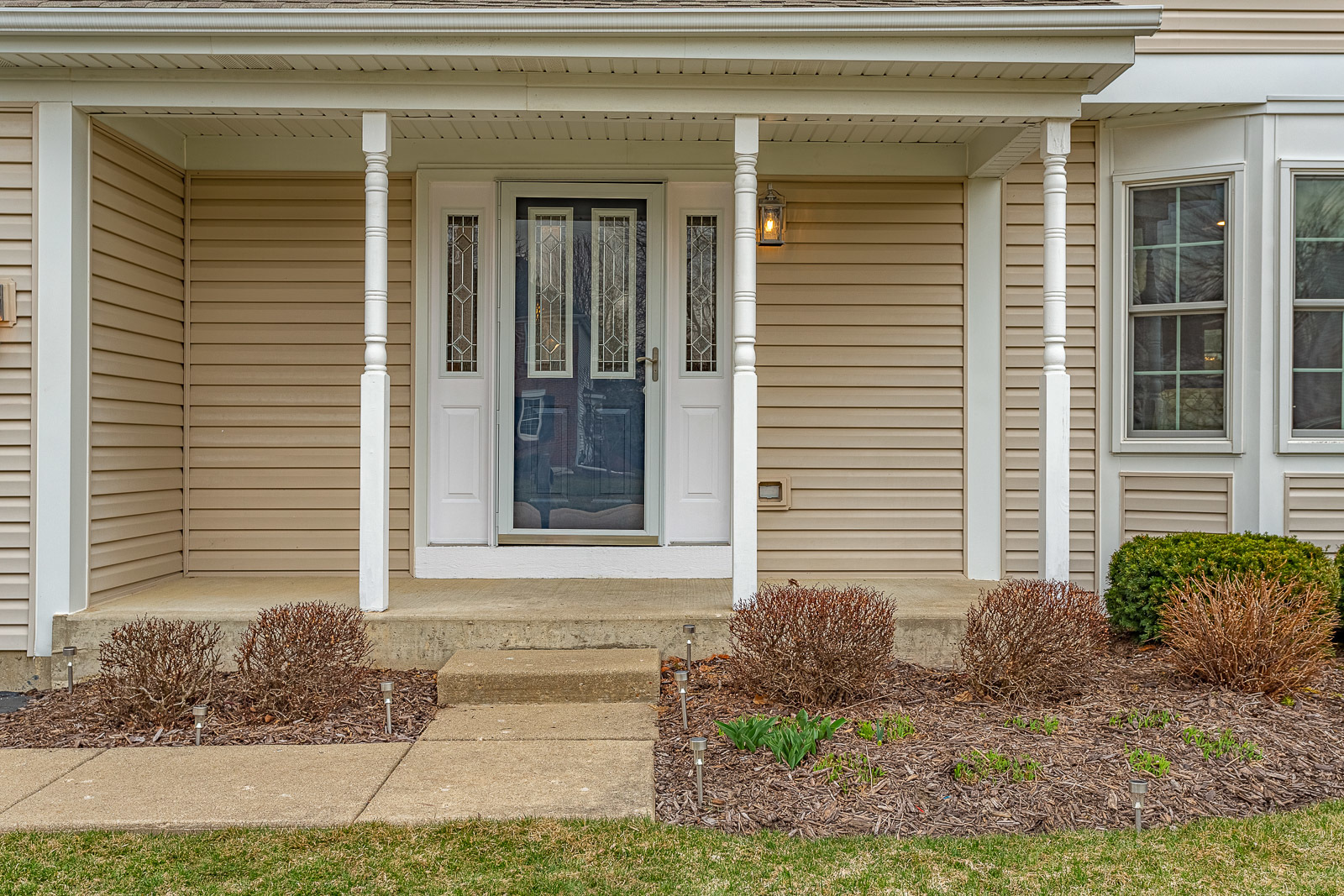933 Manchester Road Lake Zurich, IL 60047 - Photo 3 of 32