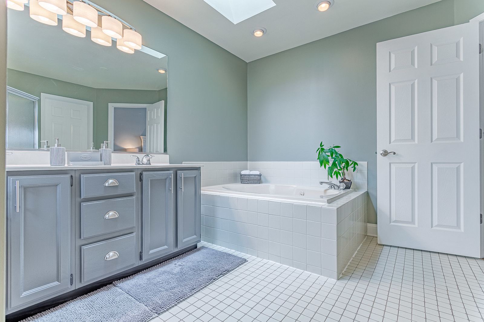 933 Manchester Road Lake Zurich, IL 60047 - Photo 22 of 32