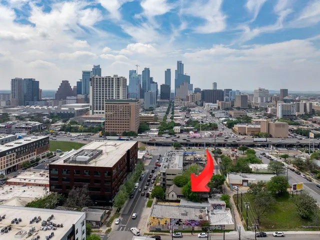 $3,800,000 | 906 East 6th Street, Austin, TX 78702