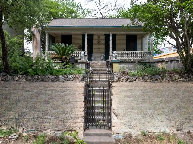 $3,800,000 | 906 East 6th Street, Austin, TX 78702