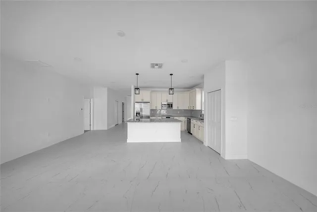 $2,300 | 17135 Southwest 41st Court, Ocala, FL 34473