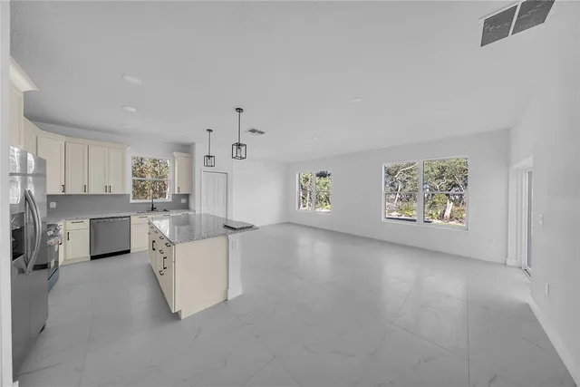 $2,300 | 17135 Southwest 41st Court, Ocala, FL 34473