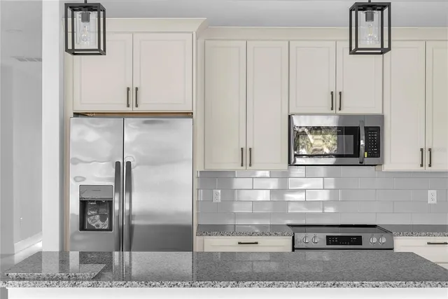 $2,300 | 17135 Southwest 41st Court, Ocala, FL 34473