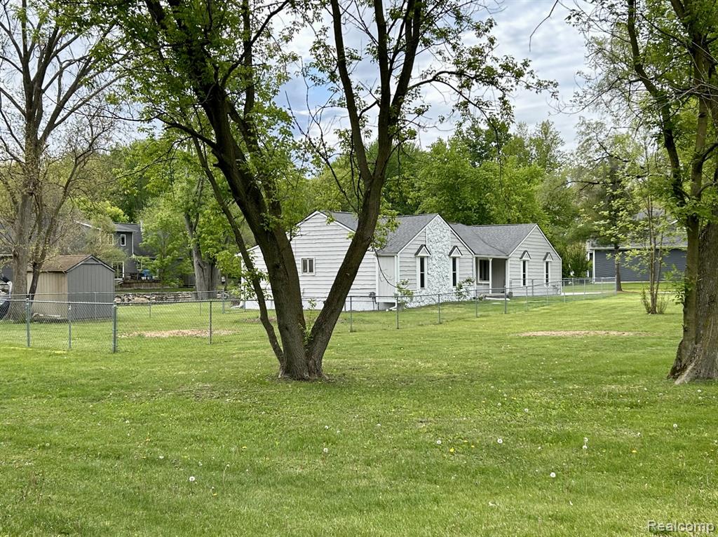 9831 Kress Road Pinckney, MI 48169 - Photo 6 of 36
