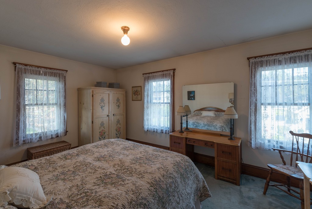 17 Fairview Avenue Northampton, MA 01060 - Photo 16 of 19