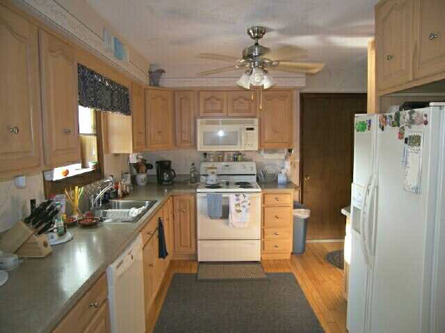 12374 North Kern Road, Unit WEST Syracuse, IN 46567 - Photo 9 of 25 Gallery Image 9