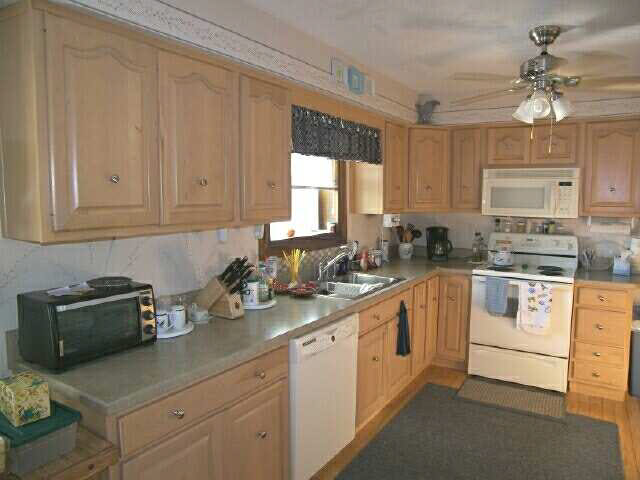 12374 North Kern Road, Unit WEST Syracuse, IN 46567 - Photo 10 of 25 Gallery Image 10