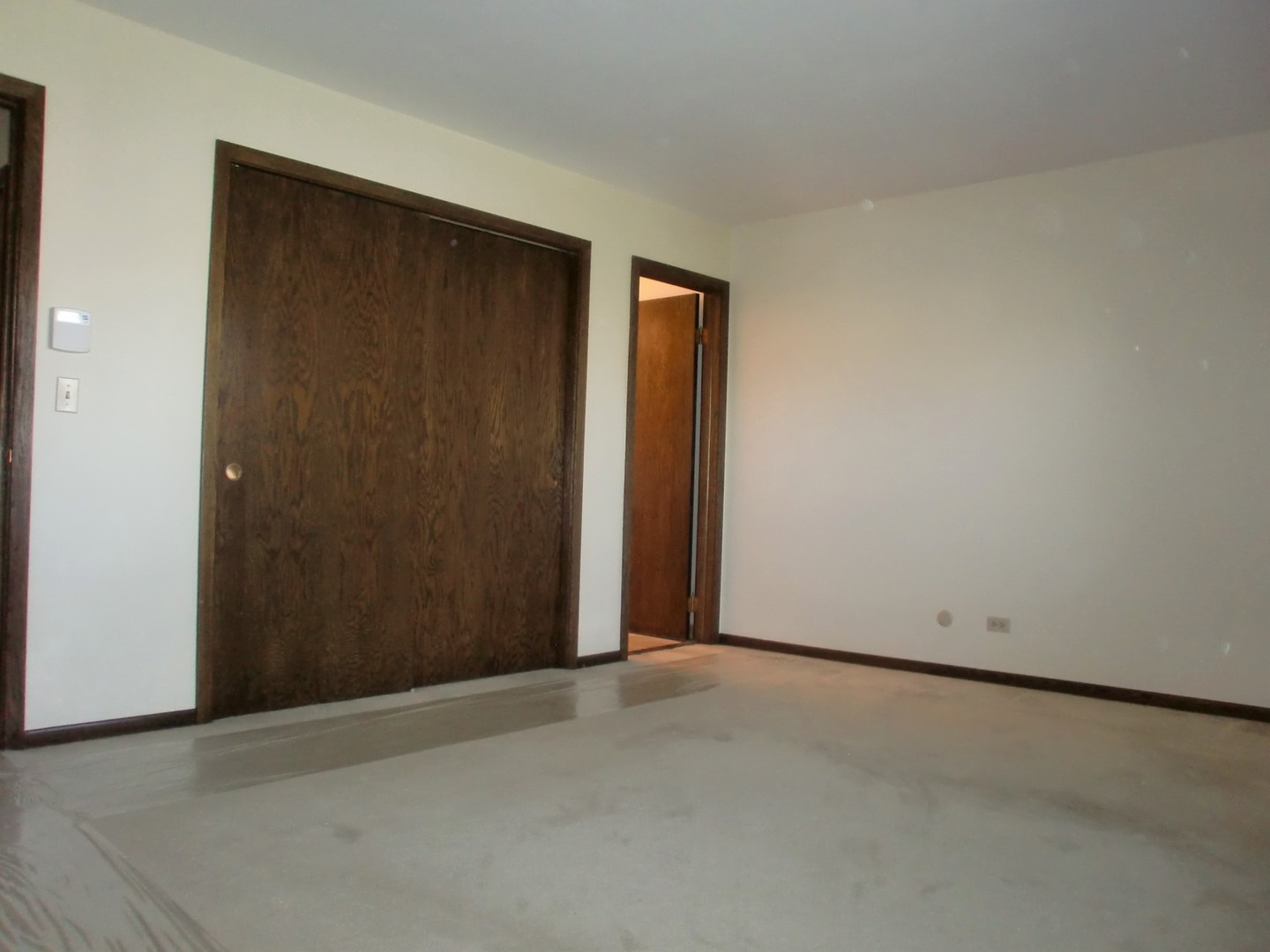 701 Ridge Court Schaumburg, IL 60193 - Photo 16 of 24 a view of an empty room