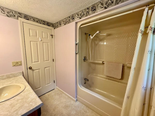 111 Evergreen Drive, Unit 111 Waterville, ME 04901 - Photo 27 of 40 Bath, 2nd floor