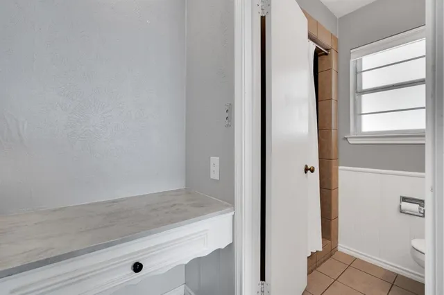 $2,300 | 202 Vanderbilt Lane, Waxahachie, TX 75165