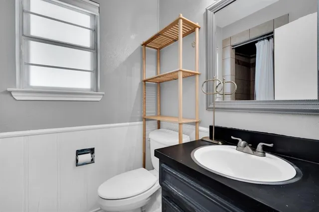 $2,300 | 202 Vanderbilt Lane, Waxahachie, TX 75165