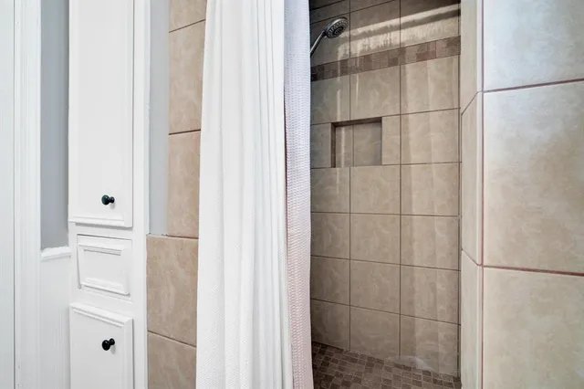 $2,300 | 202 Vanderbilt Lane, Waxahachie, TX 75165