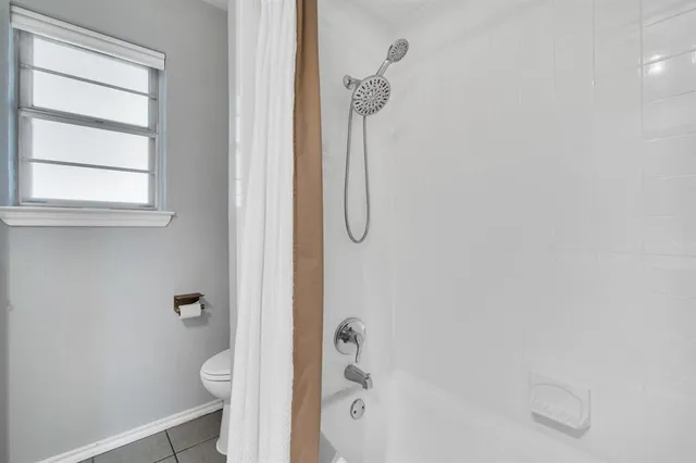 $2,300 | 202 Vanderbilt Lane, Waxahachie, TX 75165