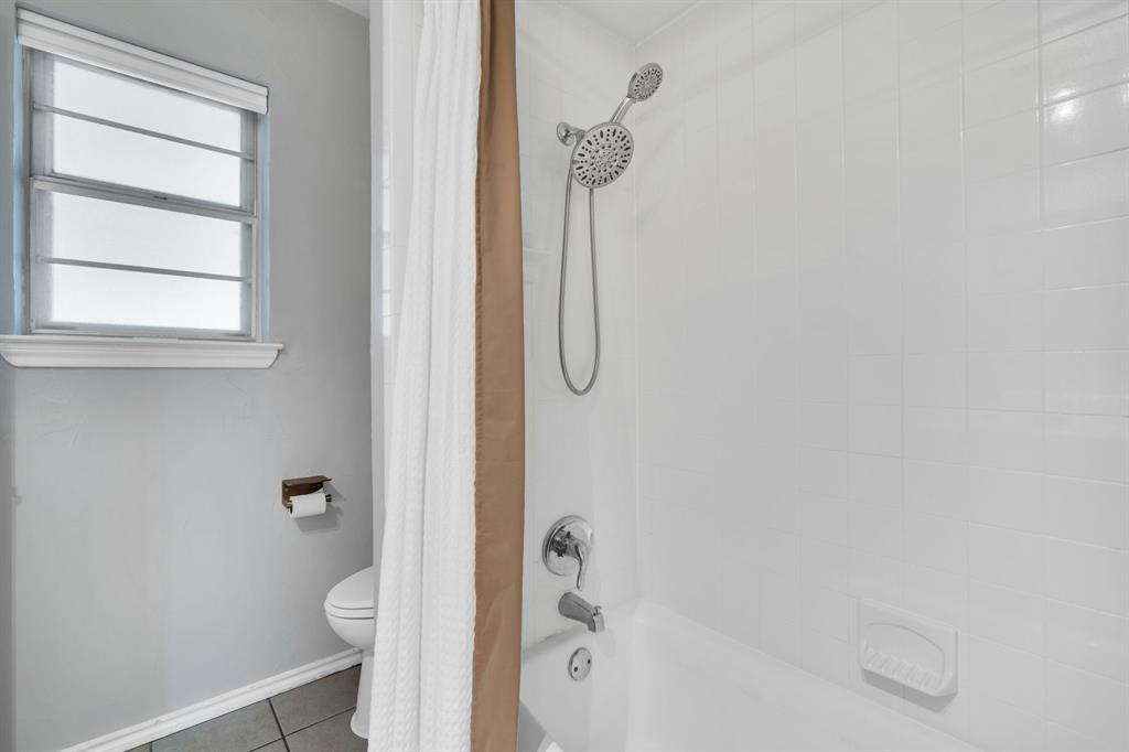 202 Vanderbilt Lane Waxahachie, TX 75165 - Photo 28 of 39