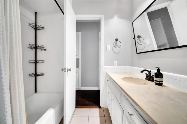 $2,300 | 202 Vanderbilt Lane, Waxahachie, TX 75165