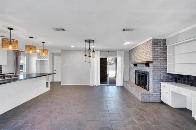 $2,300 | 202 Vanderbilt Lane, Waxahachie, TX 75165