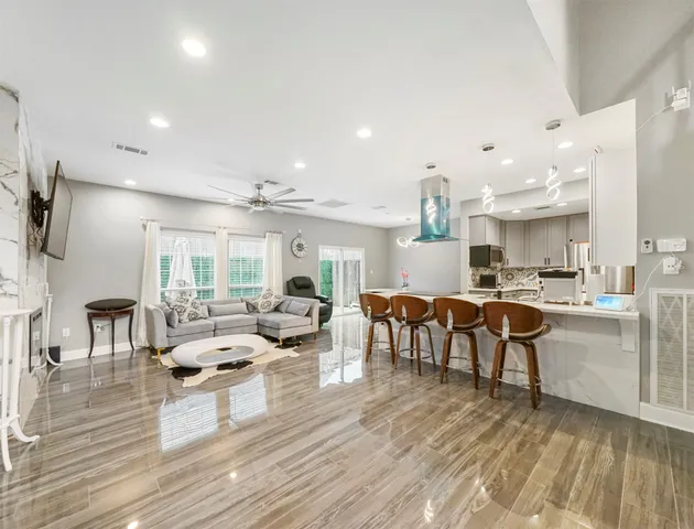 $340,000 | 15137 Kimberley Court, Houston, TX 77079