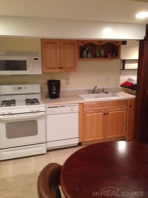 2203 Chippenham Chase Rochester Hills, MI 48306 - Photo 28 of 33