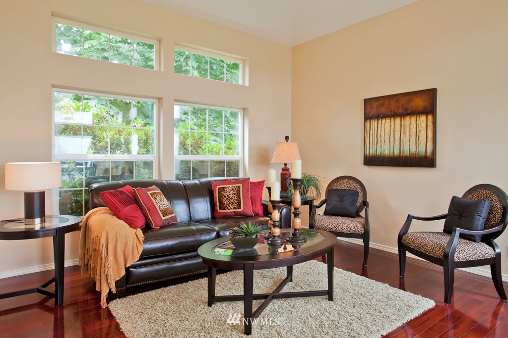 2470 Southeast 8th Place Renton, WA 98057 - Photo 3 of 15 Gallery Image 3