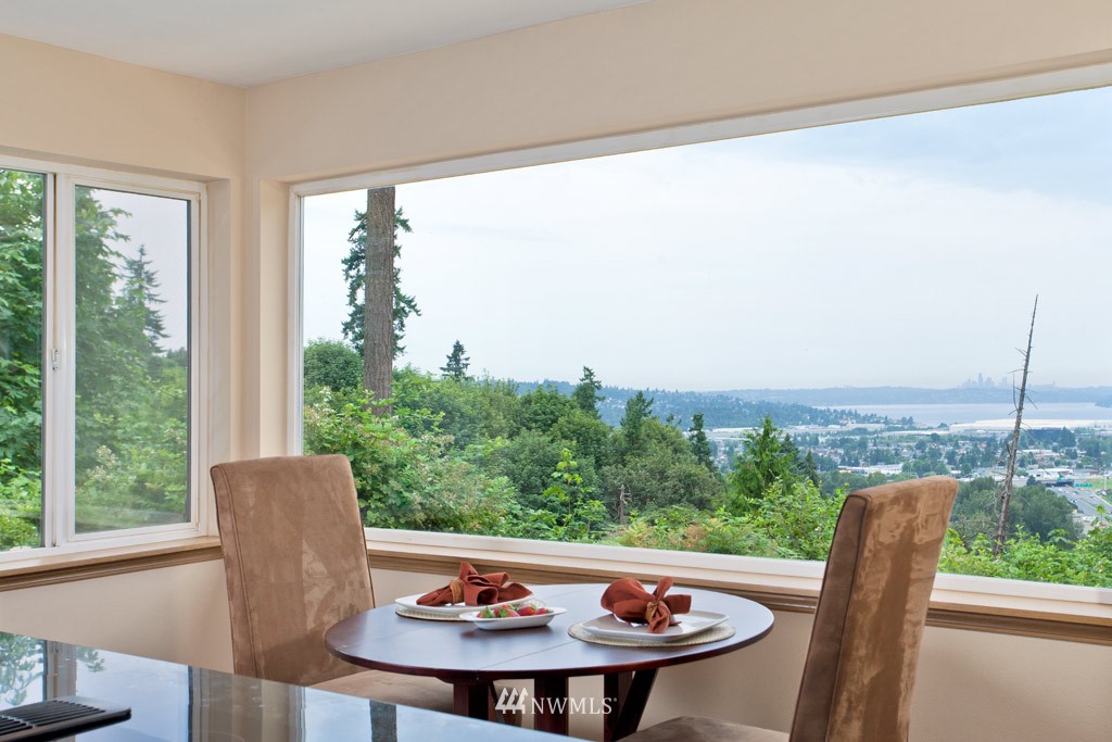 2470 Southeast 8th Place Renton, WA 98057 - Photo 8 of 15 Gallery Image 8