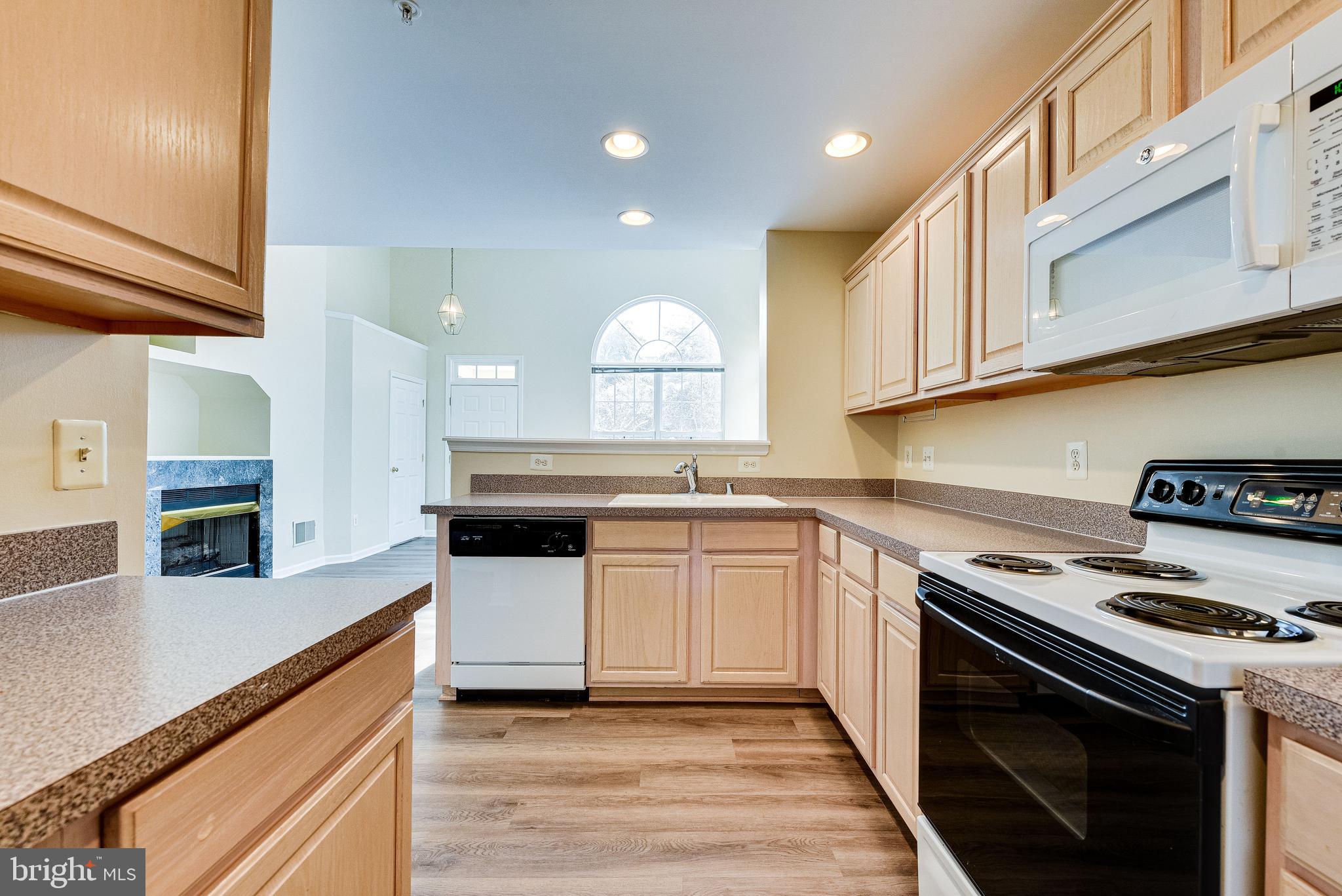 12097 Trumbull Way, Unit 20971 Reston, VA 20190 - Photo 11 of 48 Gallery Image 11