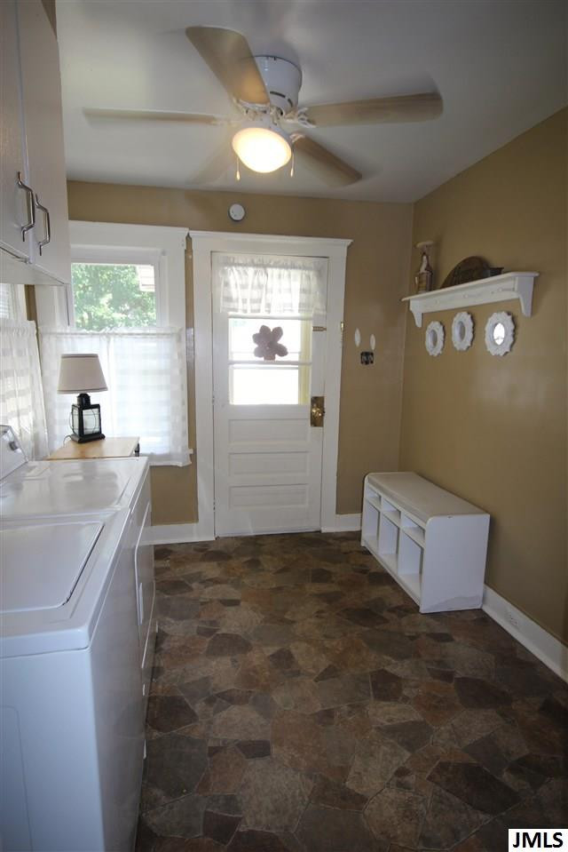 412 Gilbert Street Jackson, MI 49202 - Photo 9 of 24 Photo 9