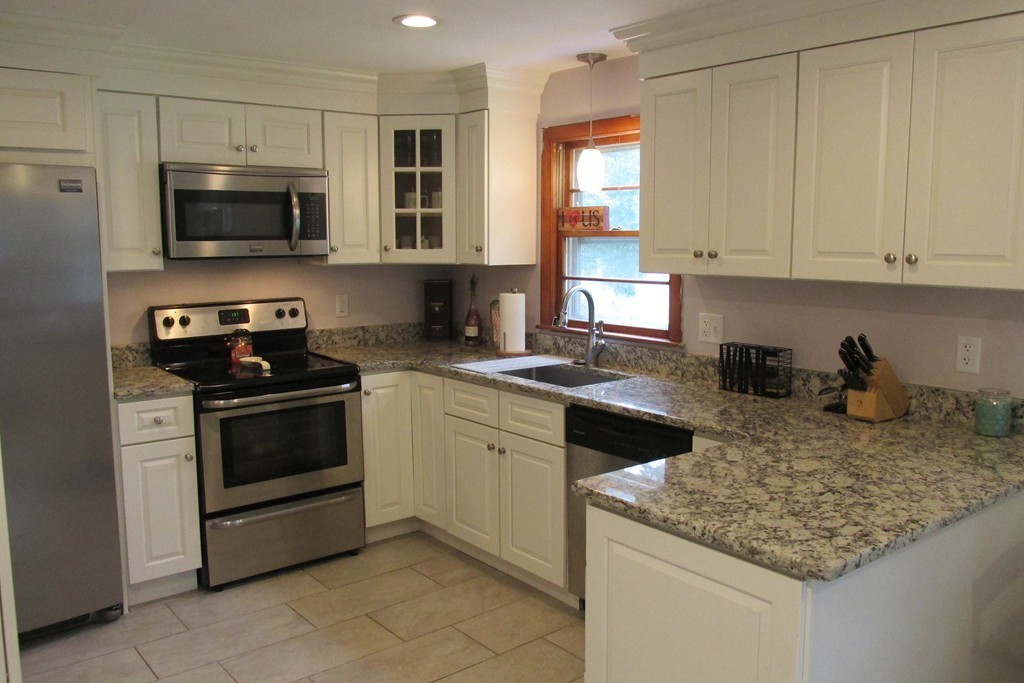 28 Marcus Road Wilmington, MA 01887 - Photo 3 of 14 Gallery Image 3