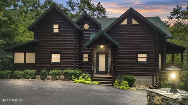 $1,199,900 | 2829 Ridge Creek Circle, Sevierville, TN 37876