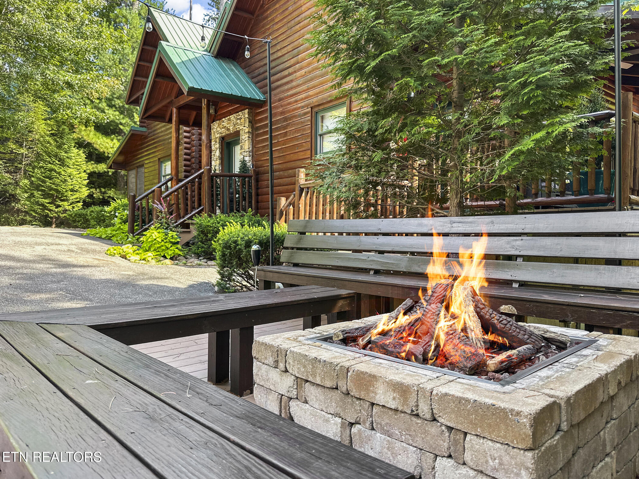 2829 Ridge Creek Circle Sevierville, TN 37876 - Photo 4 of 60 img_5179