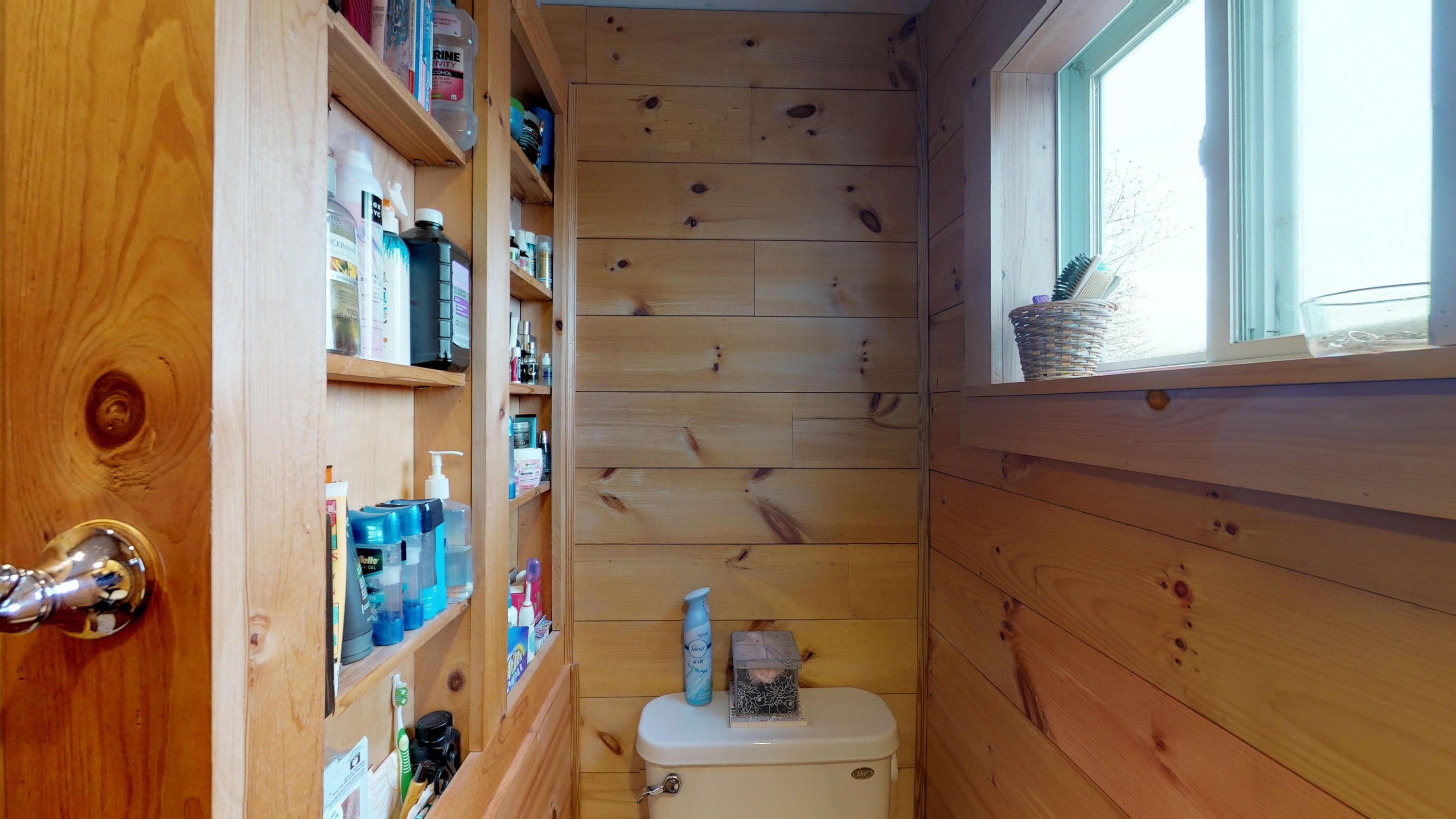 17 Weskeag Road Owls Head, ME 04854 - Photo 35 of 44 2nd Floor Bathroom