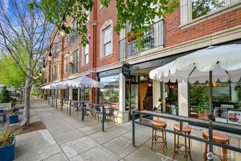 $980,000 | 1134 Finnegan Way, Unit 201, Bellingham, WA 98225