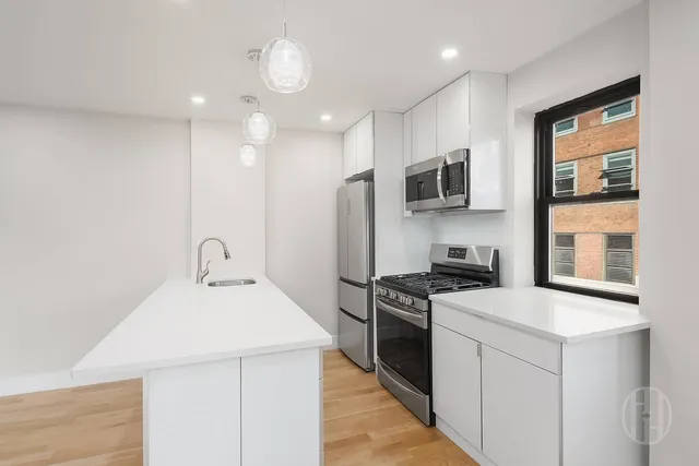 $750,000 | 85 8th Avenue, Unit 5L | Chelsea