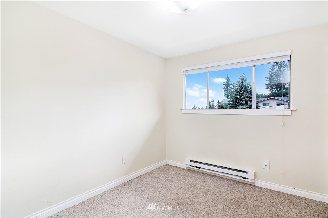 5302 Sound Avenue Everett, WA 98203 - Photo 11 of 20