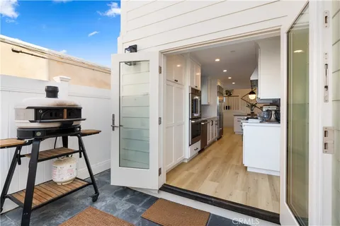 $3,299,950 | 315 Lugonia Street, Newport Beach, CA 92663