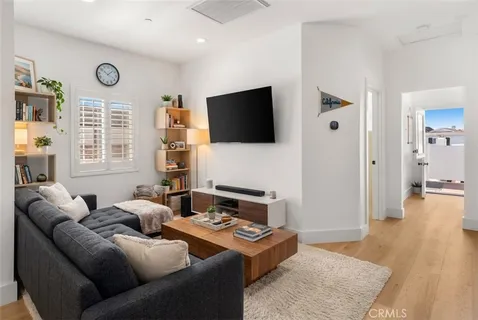 $3,299,950 | 315 Lugonia Street, Newport Beach, CA 92663