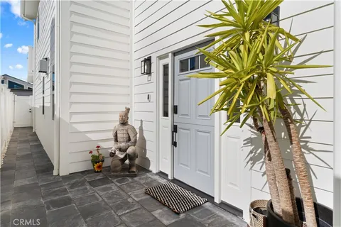 $3,299,950 | 315 Lugonia Street, Newport Beach, CA 92663