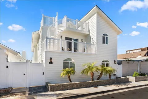 $3,299,950 | 315 Lugonia Street, Newport Beach, CA 92663