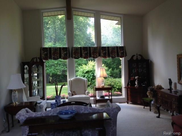 15577 Millar Road Clinton Township, MI 48036 - Photo 3 of 20 Millar LivRm Vaulted Ceiling.jpg
