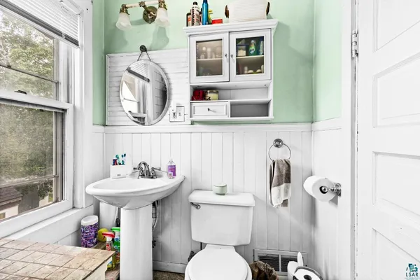 $249,900 | 427 12th Avenue, Two Harbors, MN 55616