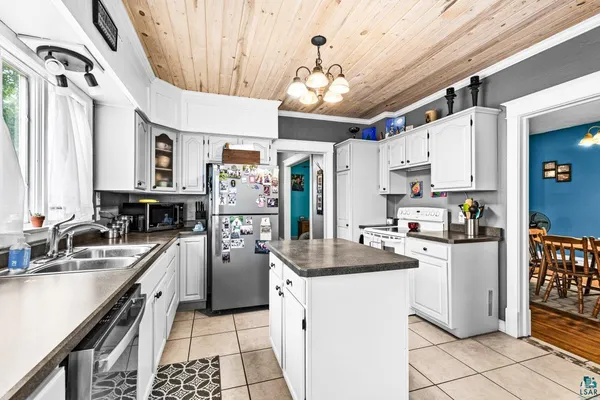 $249,900 | 427 12th Avenue, Two Harbors, MN 55616