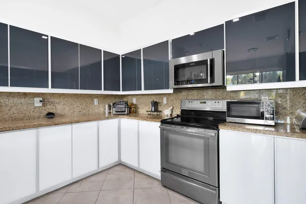 $4,800 | 10824 Northwest 84th Street, Unit 10824, Doral, FL 33178
