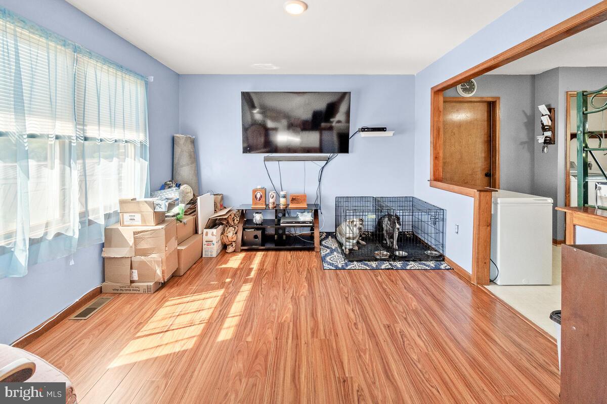 10327 Clark Road Myersville, MD 21773 - Photo 16 of 49 Gallery Image 16