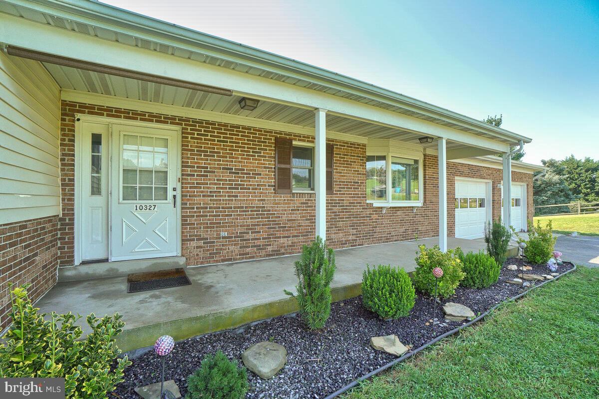 10327 Clark Road Myersville, MD 21773 - Photo 5 of 49 Gallery Image 5