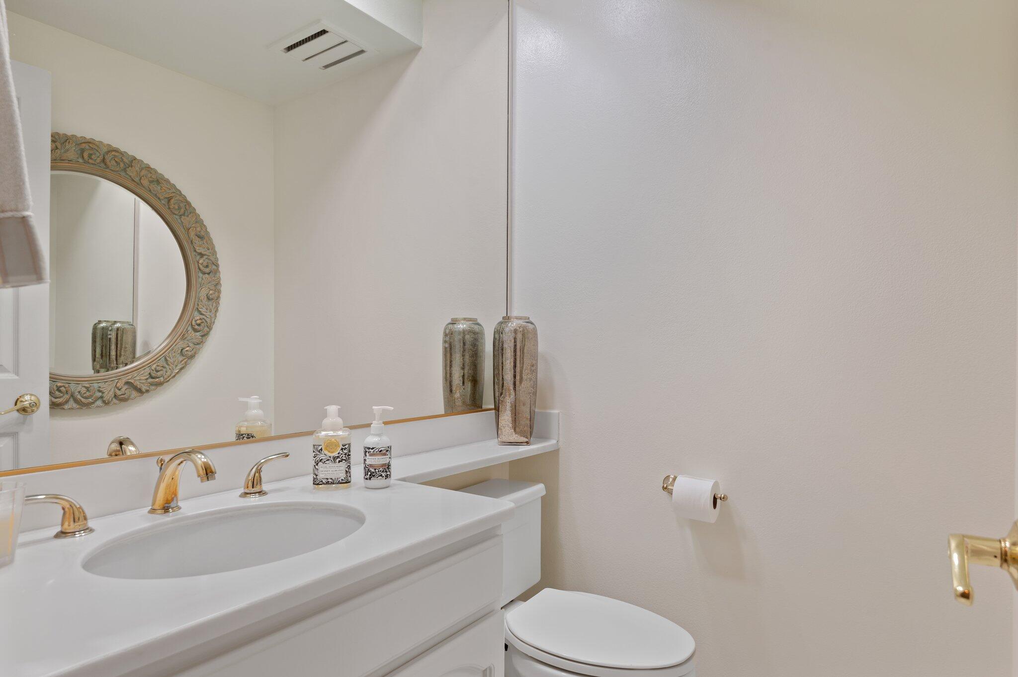 6430 San Onofre Drive Camarillo, CA 93012 - Photo 15 of 42 16 - Powder Room
