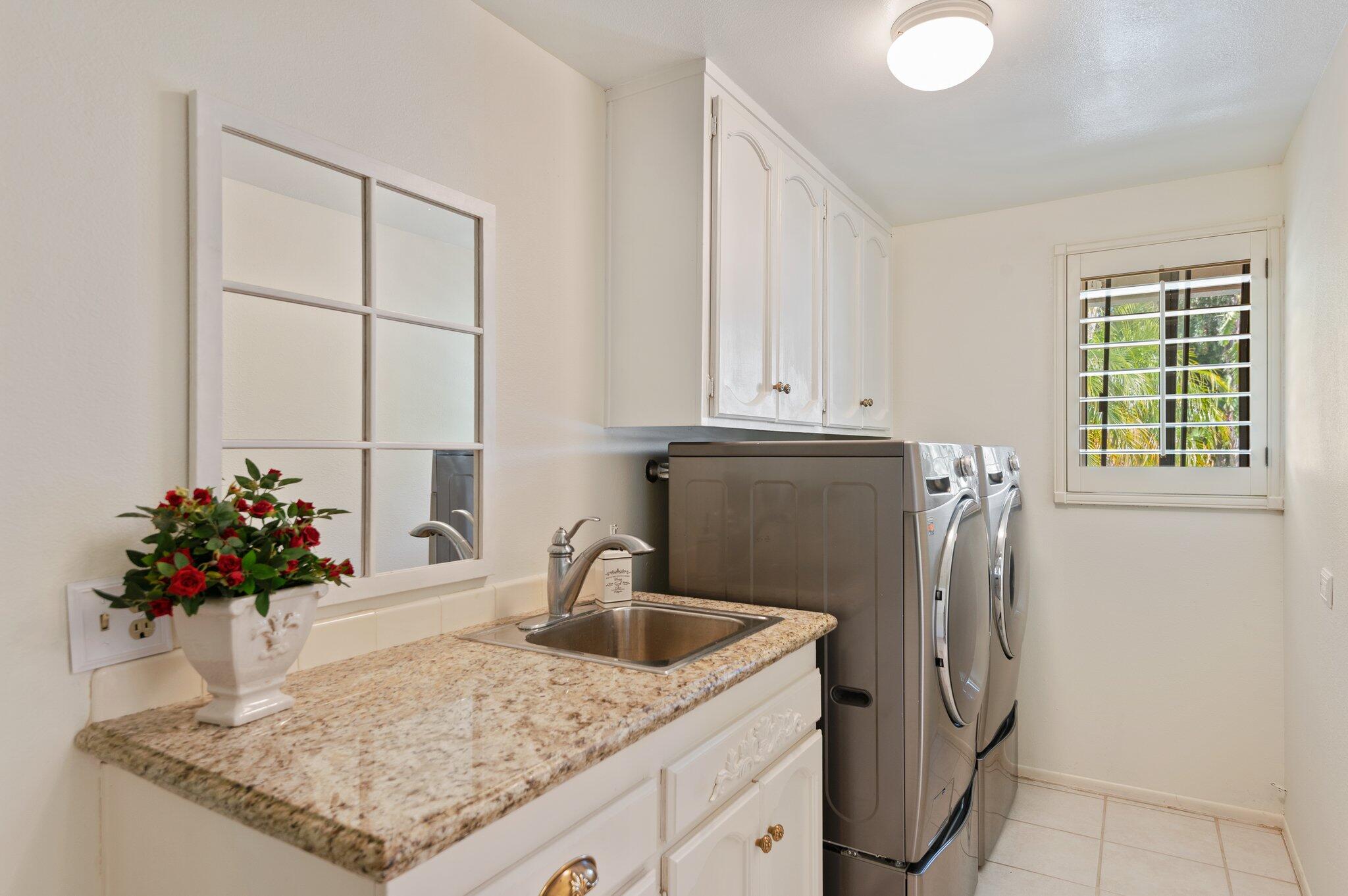6430 San Onofre Drive Camarillo, CA 93012 - Photo 26 of 42 27 - Laundry