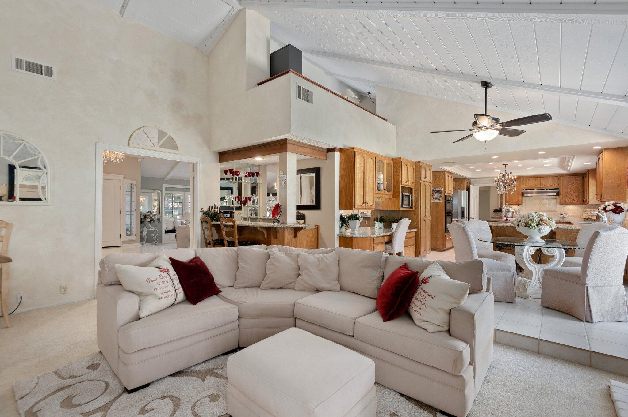 6430 San Onofre Drive Camarillo, CA 93012 - Photo 10 of 42 10 - Family Room